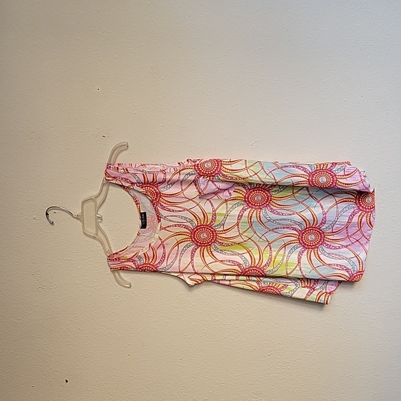 C.DEAR TOP sleevesles roundneck size Medium color purple green red yellow - Picture 4 of 15